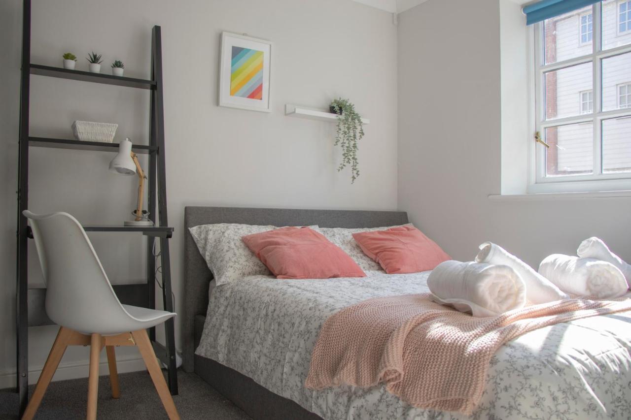 Lovely 3-Bedroom Apartment In Colchester Buitenkant foto