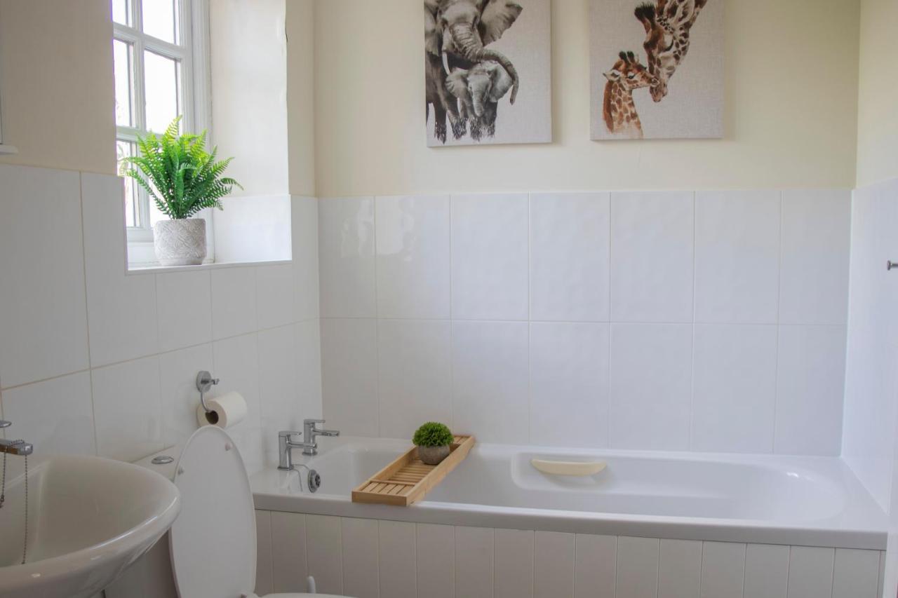 Lovely 3-Bedroom Apartment In Colchester Buitenkant foto