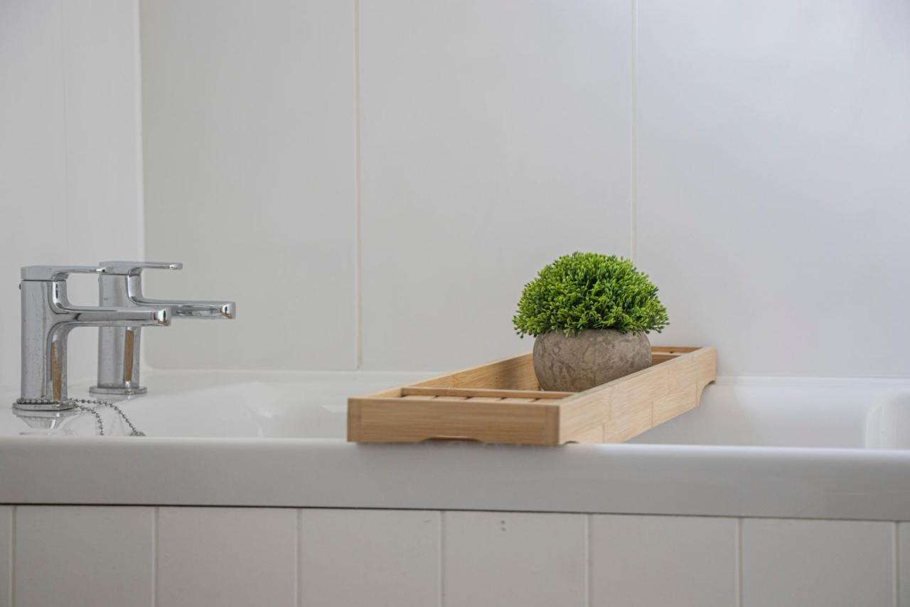 Lovely 3-Bedroom Apartment In Colchester Buitenkant foto