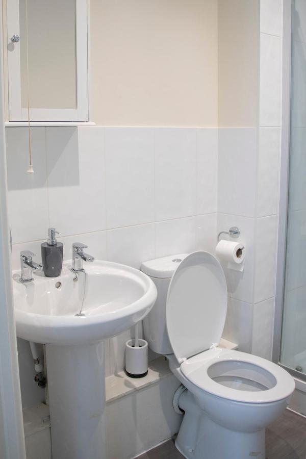 Lovely 3-Bedroom Apartment In Colchester Buitenkant foto